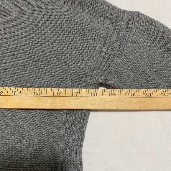 J. Crew Factory Gray Women's Long Sleeve Crewneck Sweater Size Small - Picture 8 of 10